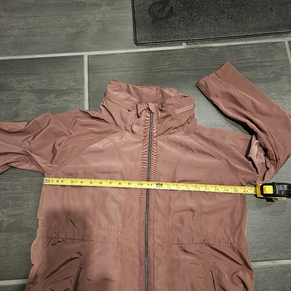 ATHLETA Petite Drip Drop Light Weight Water-Resistant Wind-Resistant Long Jacket - Picture 7 of 13